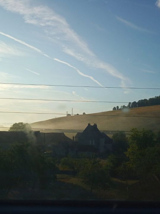 Lever du soleil - Paysage d'Auxois Lever du soleil - Paysage d'Auxois