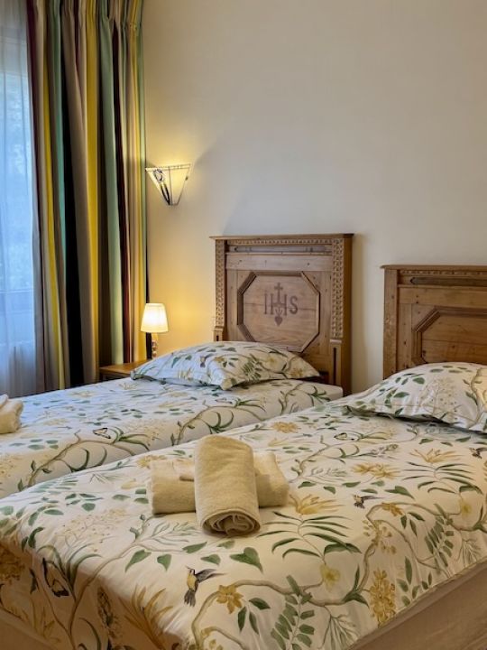 Chambre jaune, lits jumeaux Chambre jaune, lits jumeaux