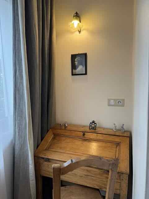 Chambre grise, le secrétaire Chambre grise, le secrétaire